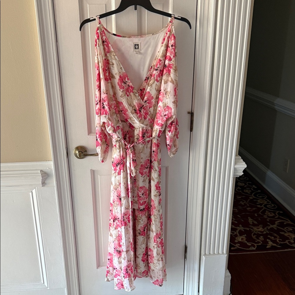 Anne Klein White Garment Label